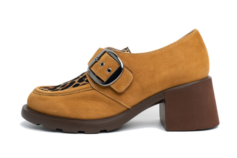 Anna | nabuk camel Leopard