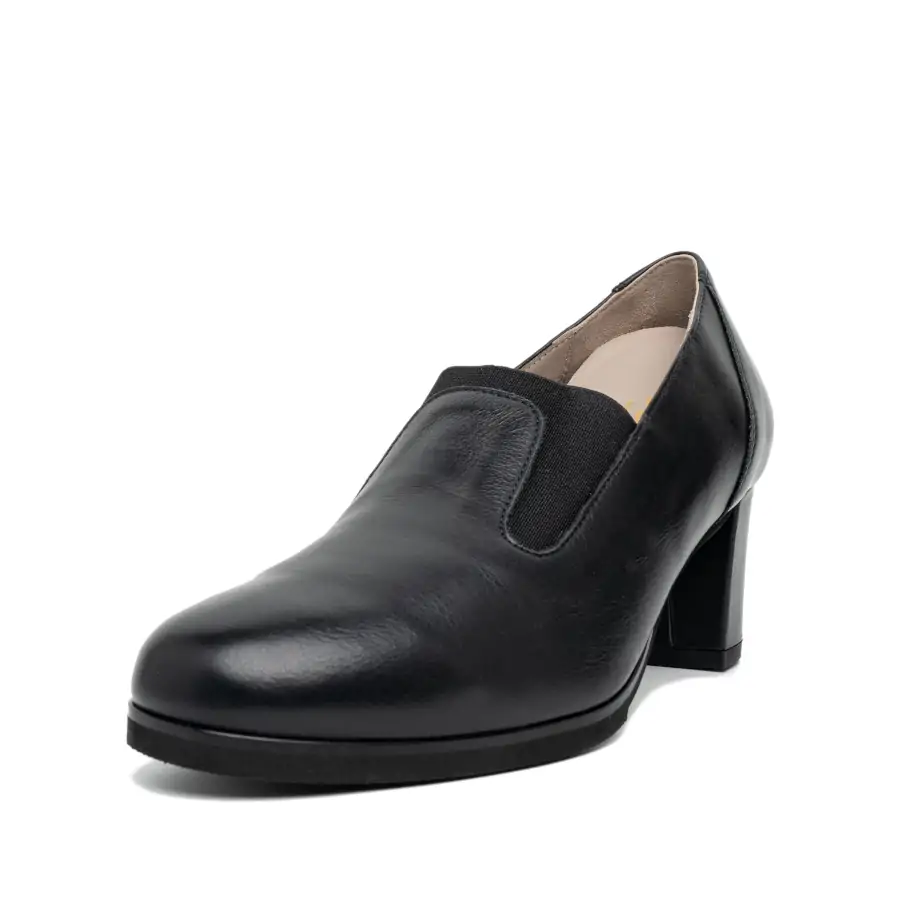 Sintia Vitello Nero con profilo laterale e tacco alto da 6 cm