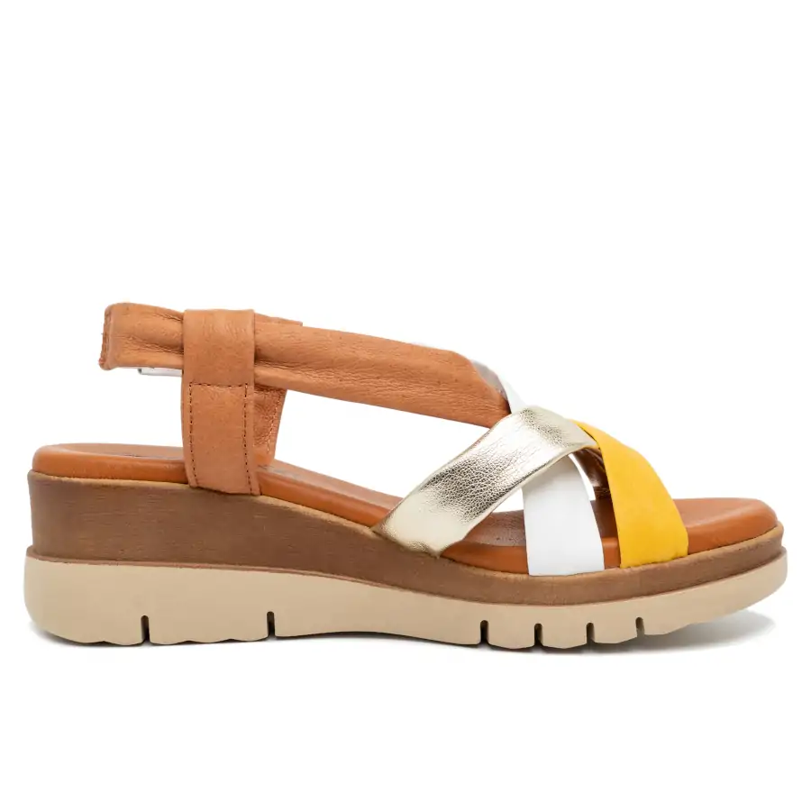 Dettaglio nappa multi-giallo e suola flessibile del sandalo 202 Tomasi Shop