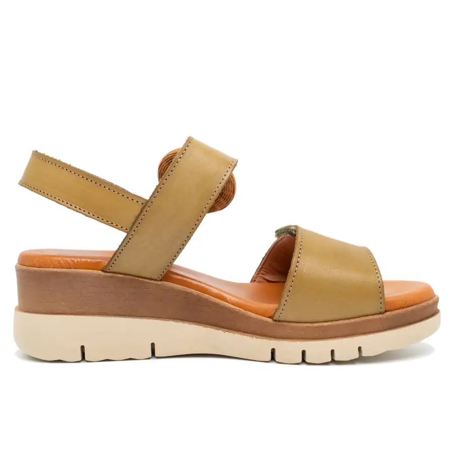 Dettaglio nappa kaki e suola in gomma del sandalo 592 Tomasi Shop